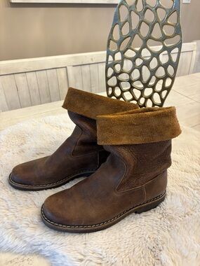 ROOTS Authentic Canadian Roll Down Boots in Rustic Cognac, EUC, Size US 8.5/9